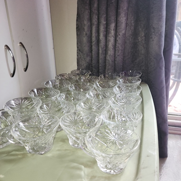 Vintage 1970 Anchor Hocking Star of David Punch bowl and cake bowl - Picture 5 of 5